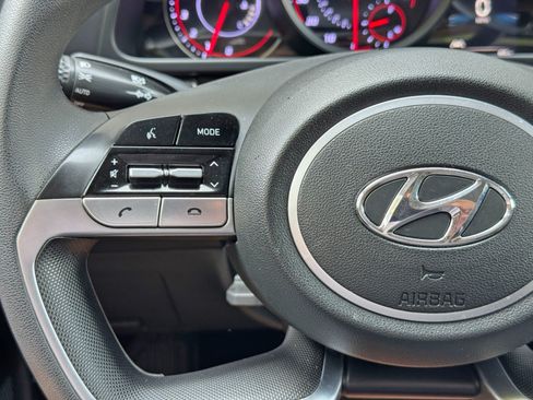Used 2021 Hyundai Elantra SEL FWD image 19