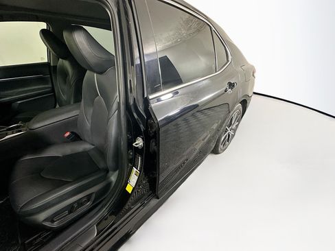 Used 2023 Toyota Camry XLE FWD image 12