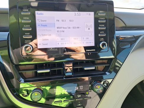 Used 2023 Toyota Camry LE image 27