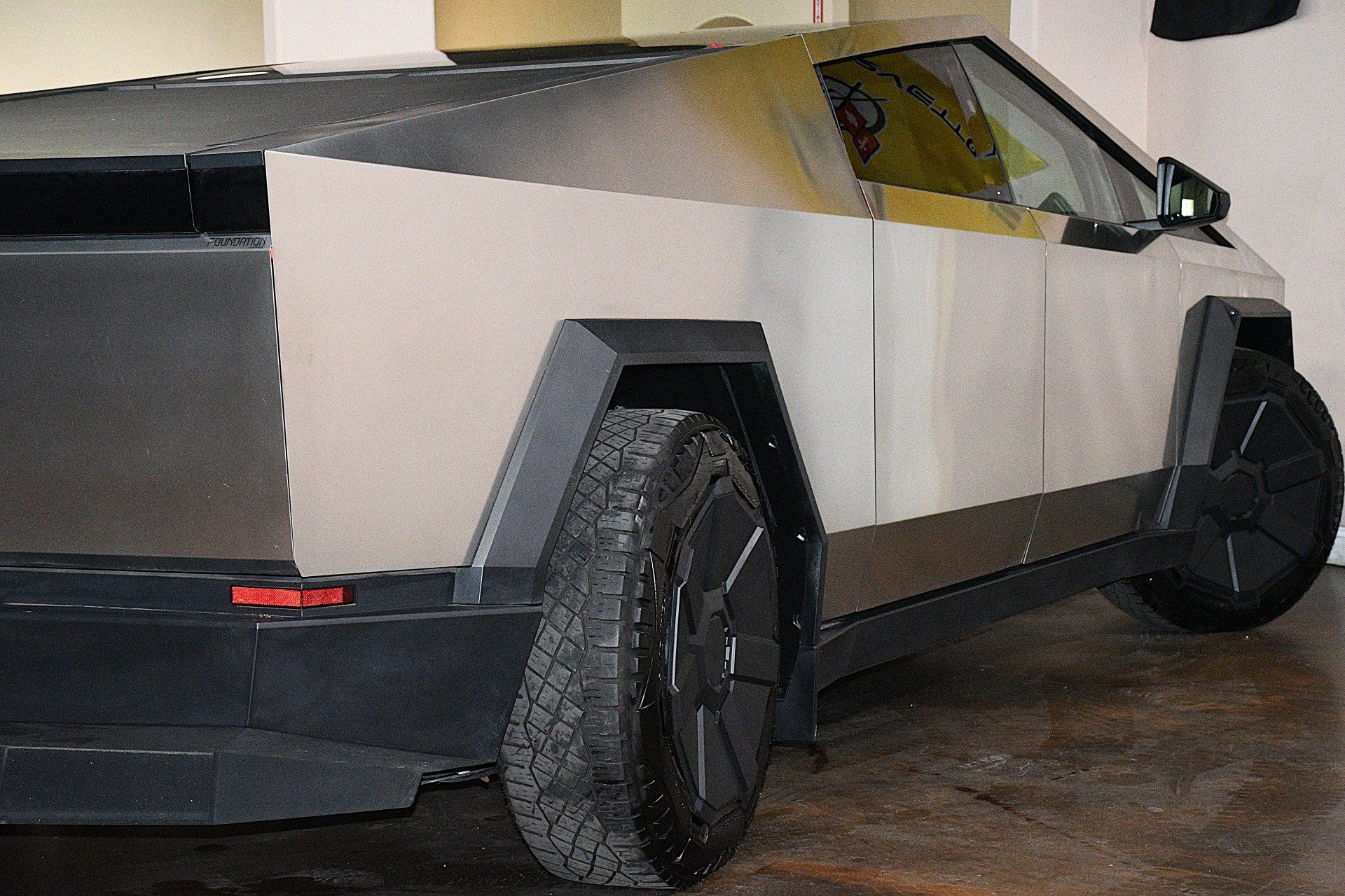 Used 2024 Tesla Cybertruck AWD Crew Cab image 56