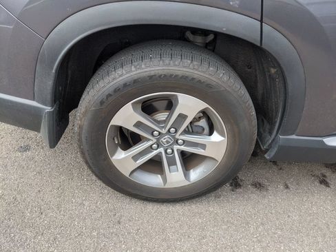 Used 2025 Honda Pilot EX-L image 9