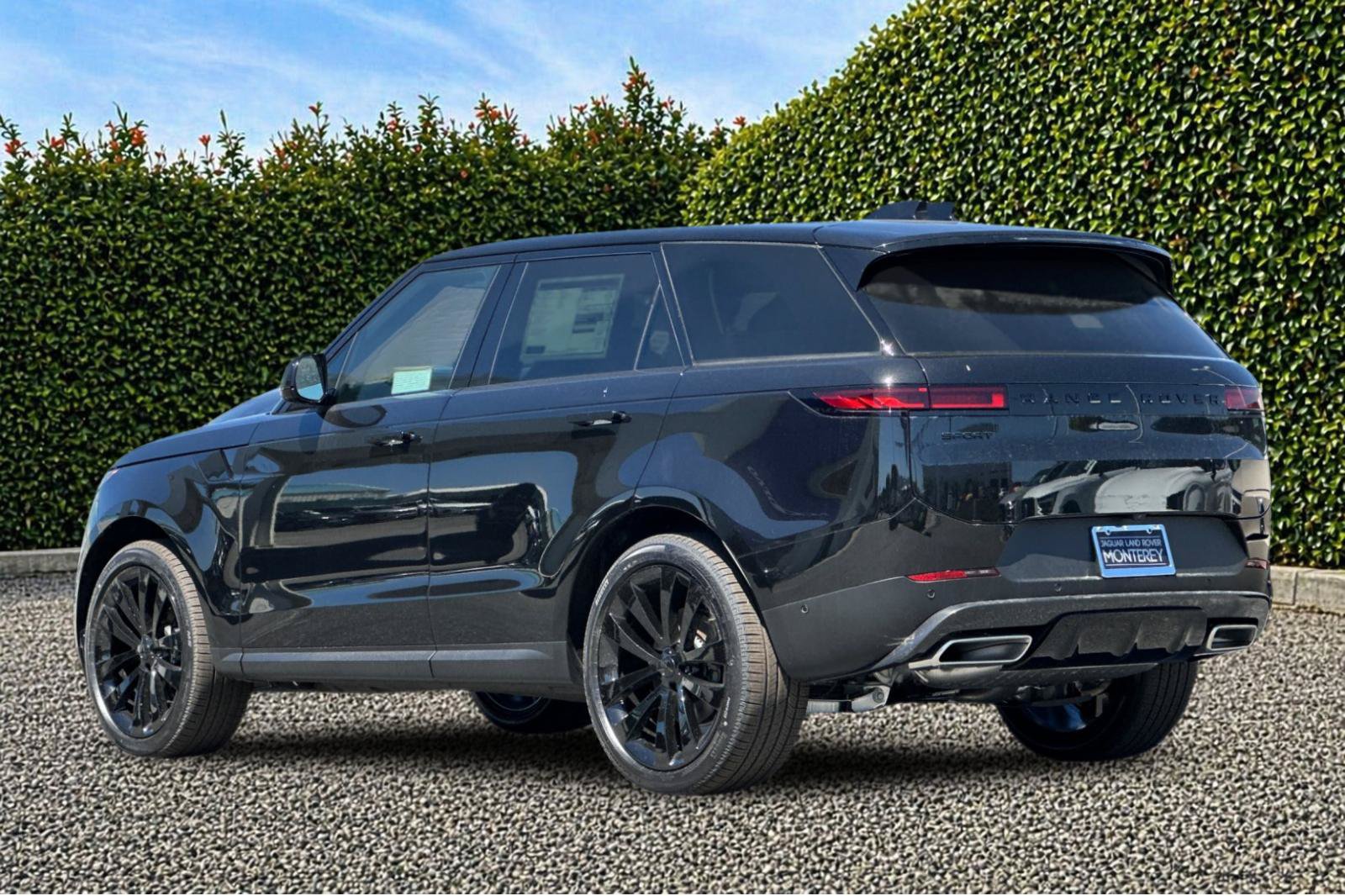 Used 2026 Land Rover Range Rover Sport SE AWD/4WD image 6