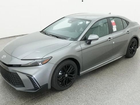 New 2026 Toyota Camry SE FWD image 1