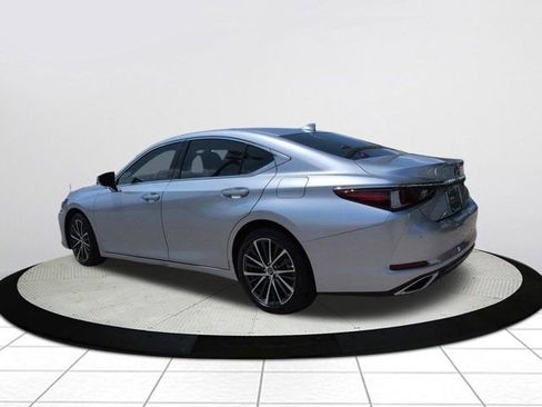 Used 2025 Lexus ES 350 w/ Premium Package FWD image 7