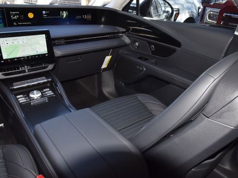 New 2026 Lincoln Nautilus Reserve w/ Jet Appearance Package image 17