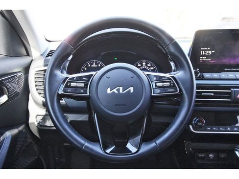 Used 2023 Kia Seltos S w/ Navigation Package image 13