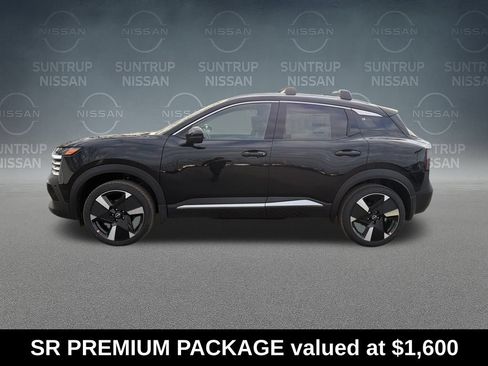 Used 2026 Nissan Kicks SR w/ SR Premium Package FWD image 2