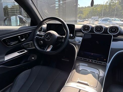 Certified 2025 Mercedes-Benz CLE 300 4MATIC Coupe image 38