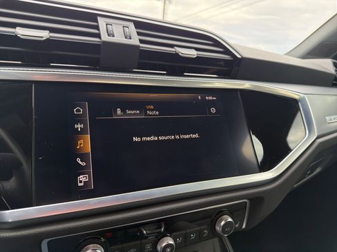 Used 2021 Audi Q3 2.0T Premium Plus w/ Premium Plus Package image 28