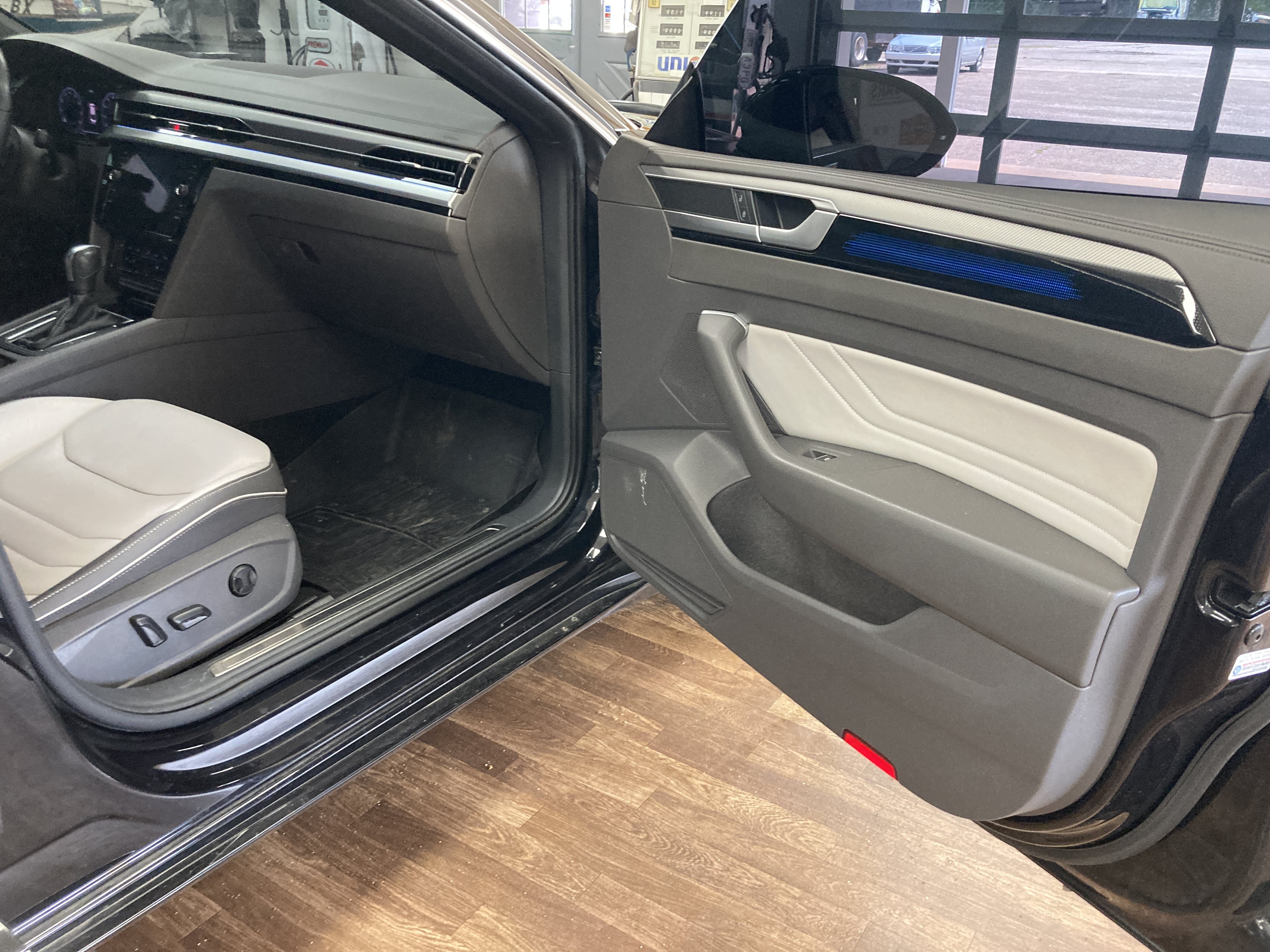 Used 2021 Volkswagen Arteon SEL FWD image 19