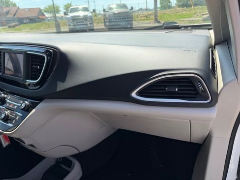 Used 2023 Chrysler Voyager LX FWD image 32