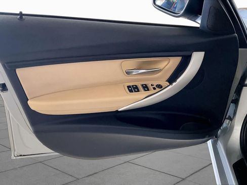Used 2018 BMW 320i Sedan w/ Convenience Package RWD image 20