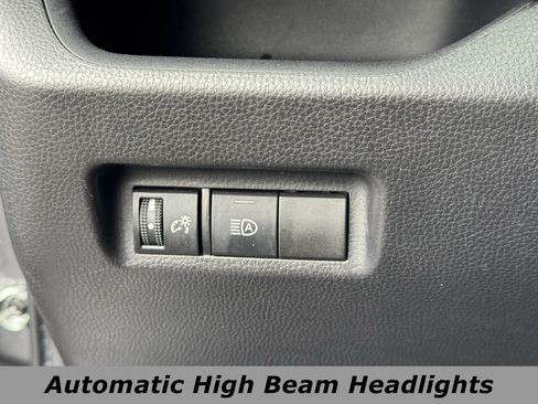 Used 2025 Toyota RAV4 XLE image 5