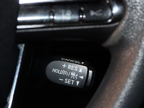 Used 2021 Toyota Prius LE FWD image 18