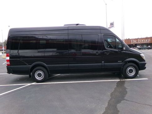 Used 2015 Mercedes-Benz Sprinter 2500 image 5