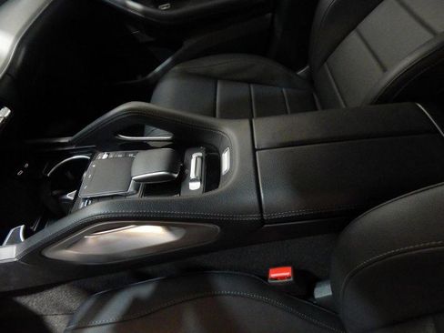 Used 2024 Mercedes-Benz GLS 450 4MATIC image 18