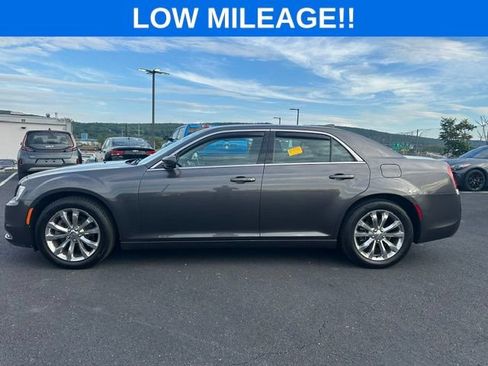 Used 2015 Chrysler 300 Limited w/ Driver Convenience Group AWD/4WD image 6
