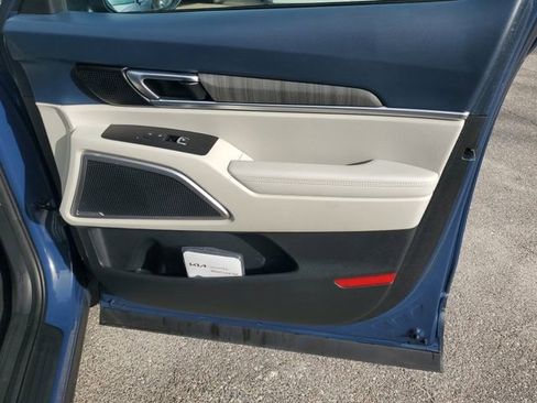 Used 2024 Kia Telluride EX w/ EX Captain's Chair Package image 39