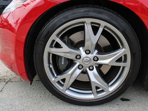 Used 2010 Nissan 370Z Touring w/ Sport Pkg RWD image 28