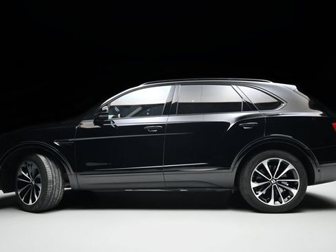 Used 2019 Bentley Bentayga AWD/4WD image 28