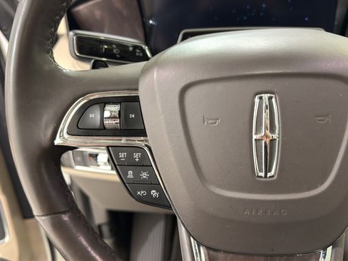 Used 2024 Lincoln Navigator Premiere AWD/4WD image 12