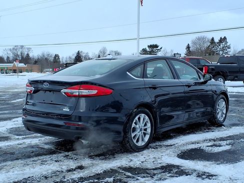 Used 2020 Ford Fusion SE image 4