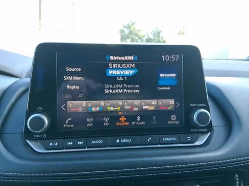 Used 2023 Nissan Rogue SV image 8