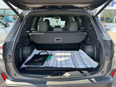 Used 2025 Subaru Forester Premium image 15