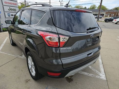 Used 2018 Ford Escape SE w/ SE Sync 3 Package FWD image 10