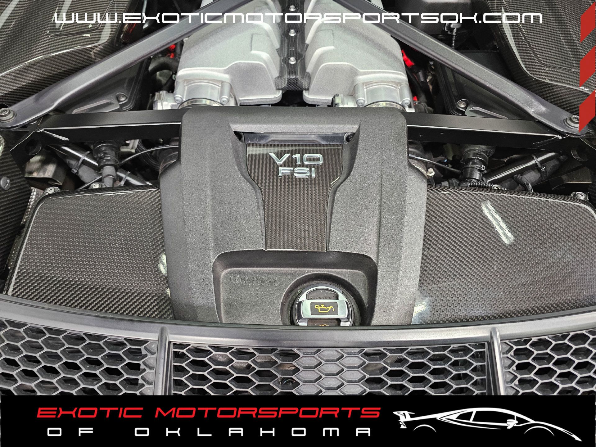 Used 2017 Audi R8 V10 w/ Carbon Exterior Package AWD/4WD image 14