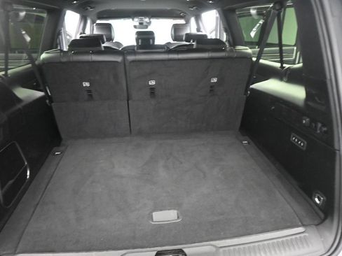 Used 2024 Jeep Wagoneer L Series II w/ Flexible Seating Group AWD/4WD image 18