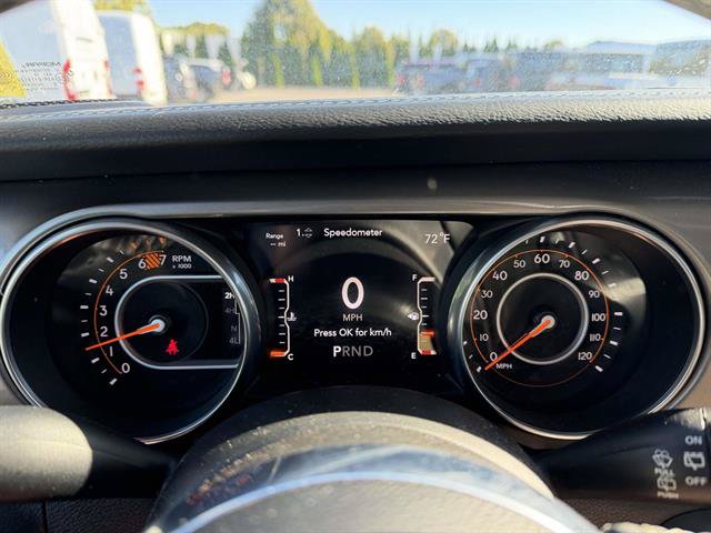 Used 2018 Jeep Wrangler Unlimited Sahara AWD/4WD image 17