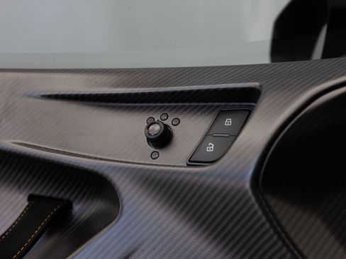 Used 2022 Lamborghini Huracan STO RWD image 34