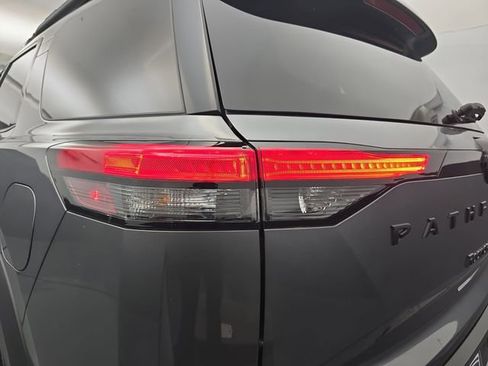 Used 2024 Nissan Pathfinder Rock Creek image 18