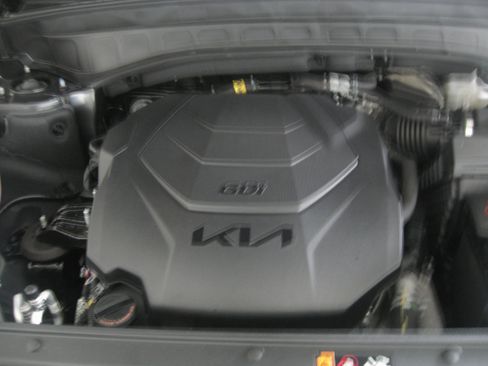 Used 2024 Kia Telluride EX w/ EX Captain's Chair Package image 26