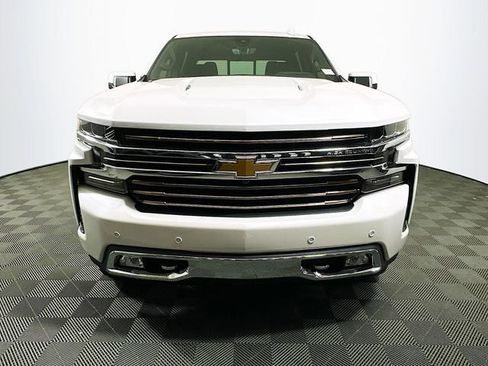 Used 2022 Chevrolet Silverado 1500 High Country w/ Technology Package image 3