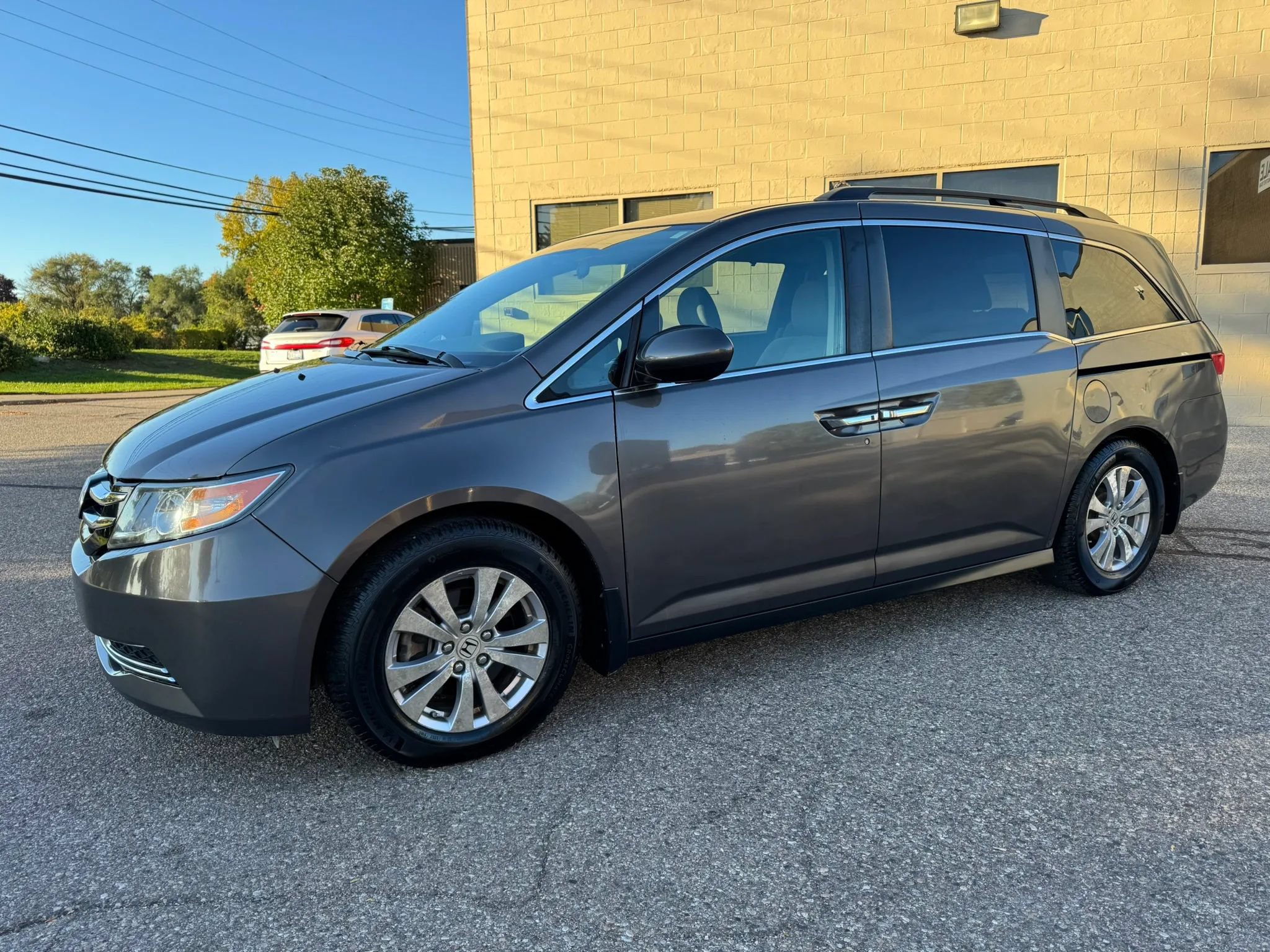 Used 2016 Honda Odyssey EX image 4