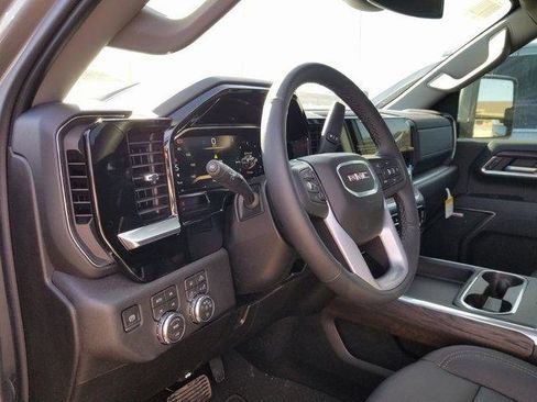 New 2026 GMC Sierra 3500 SLT w/ SLT Premium Package image 8