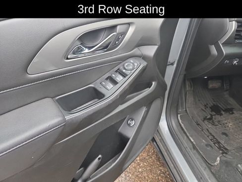 Used 2023 Chevrolet Traverse LT FWD image 10