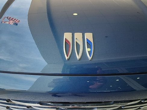 Certified 2025 Buick Enclave Preferred FWD image 31