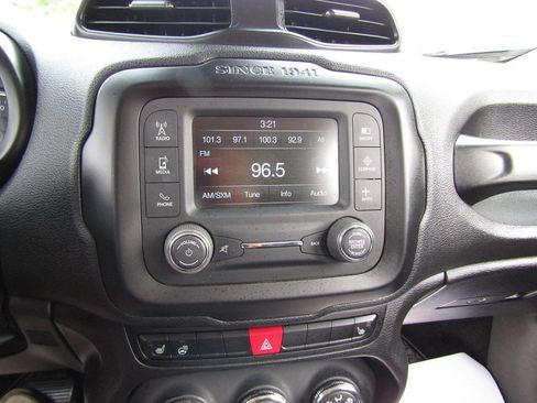 Used 2017 Jeep Renegade Latitude w/ Cold Weather Group AWD/4WD image 14