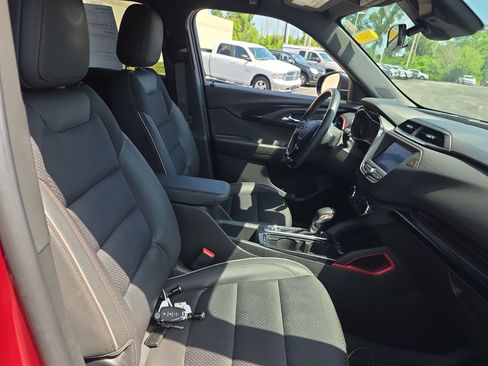 Used 2023 Chevrolet TrailBlazer RS FWD image 9