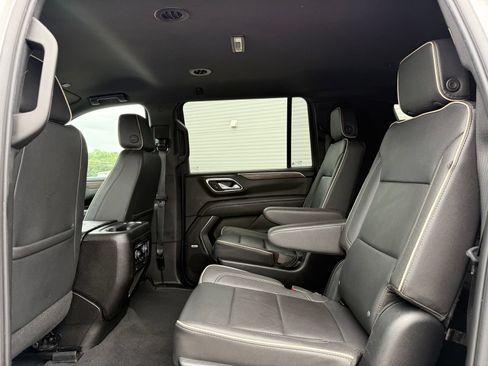Used 2023 Chevrolet Suburban Premier AWD/4WD image 16
