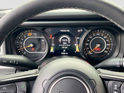 Certified 2025 Jeep Wrangler Sport AWD/4WD image 12