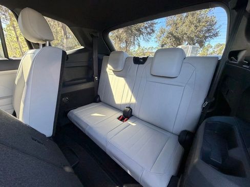 Used 2022 Volkswagen Tiguan SE R-Line image 20