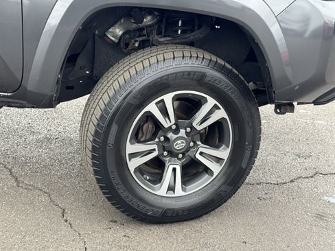 Used 2017 Toyota Tacoma SR5 w/ Tow Package image 35