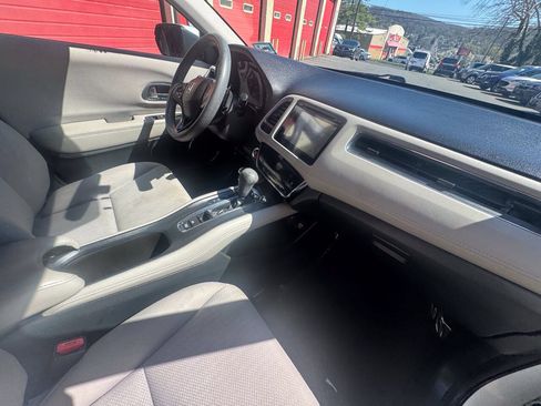 Used 2016 Honda HR-V EX image 35