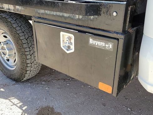 Used 2025 Ford F250 XL w/ XL Chrome Package image 15