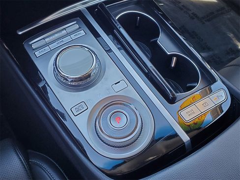 Used 2023 Genesis G80 2.5T image 12