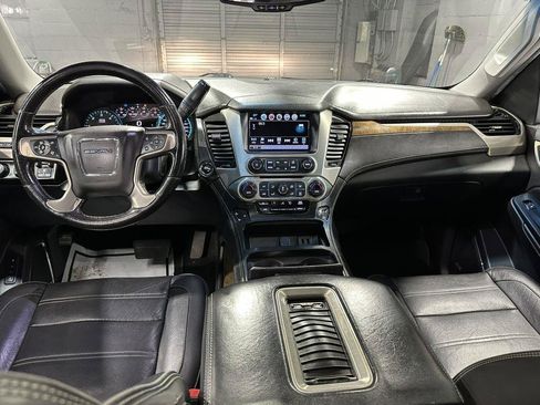 Used 2018 GMC Yukon XL Denali w/ Denali Ultimate Package AWD/4WD image 46